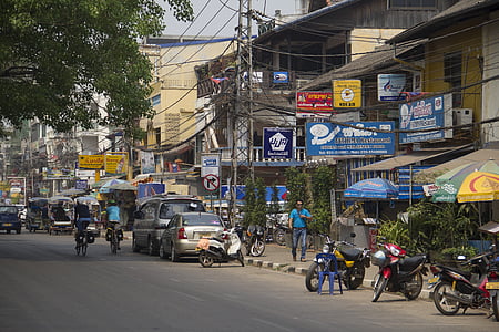 Laos, liikenne, viestintävälineet