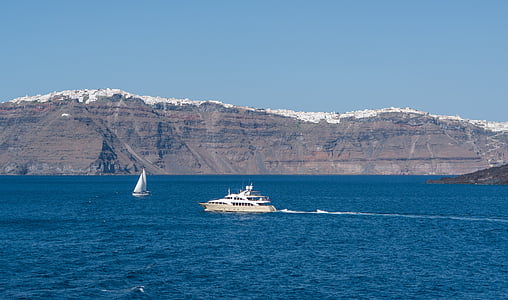 Santorini, Grieķija, kalni, klintis, debesis, ūdens, laivas