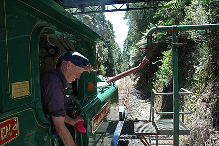 treno, locomotiva a vapore, acqua-stop, ferroviaria di West coast wilderness, Tasmania, Australia, lavoro