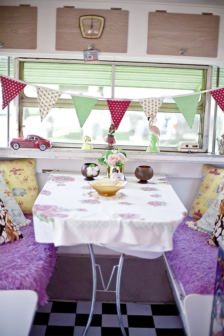 Mobilház, lakókocsi, RV, konyha, étkező asztal, személygépkocsi camper, Vintage