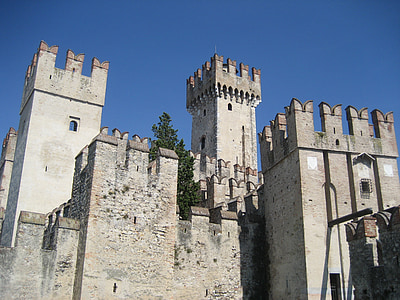 skaligerburg, Torri del Benaco térképén, Garda, Lago di garda, Castle