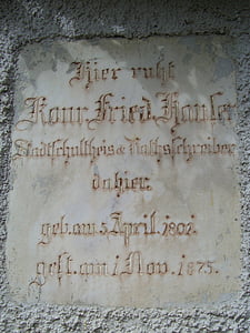 Grabstein, Friedhof, Inschrift, Alter Friedhof, Gräberfeld, letzte Ruhestätte, Gedenken