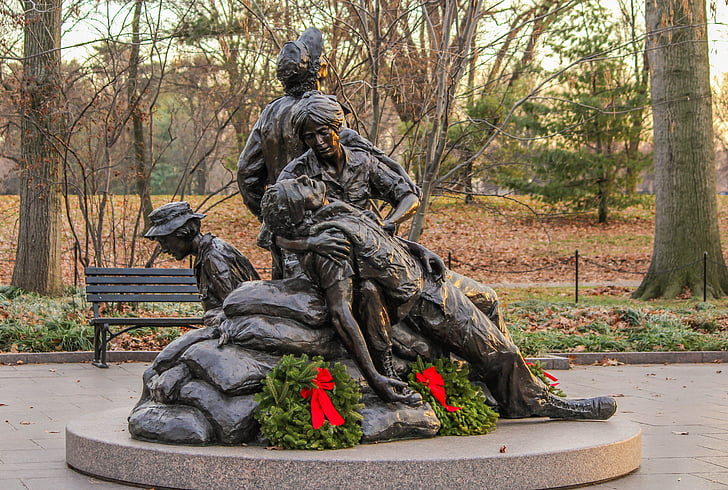 memorial de mujeres de Vietnam, memorial de las enfermeras, Washington dc, esperanza, fe, amor, soldado herido