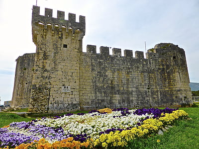 hrad, kvety, historické, veža, stredoveké, pamiatka, fasáda