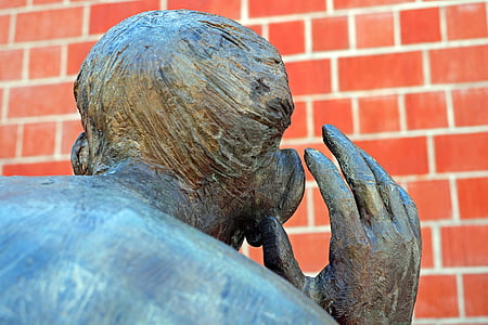 sculpture, bronze, the listening, listen to, to listen, spy on, figure