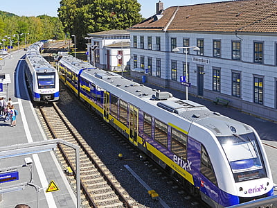 Vienenburg, resina, la más vieja estación de tren, modernizado, subir pista, zugbegegnung, reunión de tren