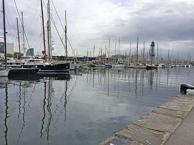 Барселона, порт, кораблі, човни