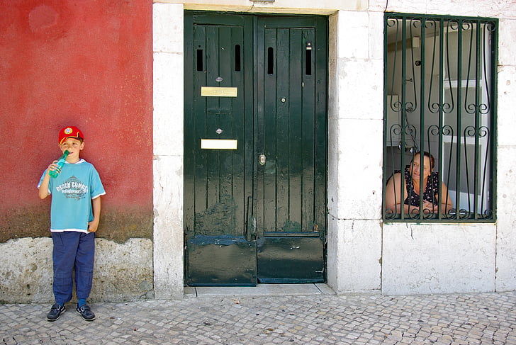Portugalija, Lisboa, Lisabonos, gatvė, vaikas