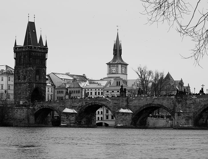 Miestas, Praha, Karolio tiltas, upės