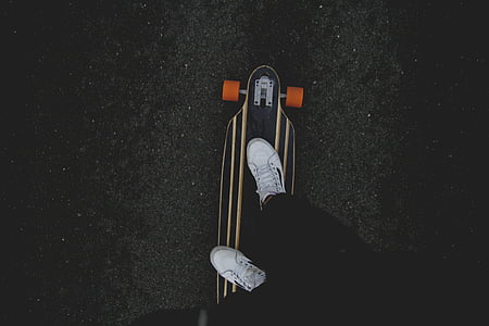 skateboard, fødder, hvide tennissko, skating, bestyrelsen, balance, sneakers