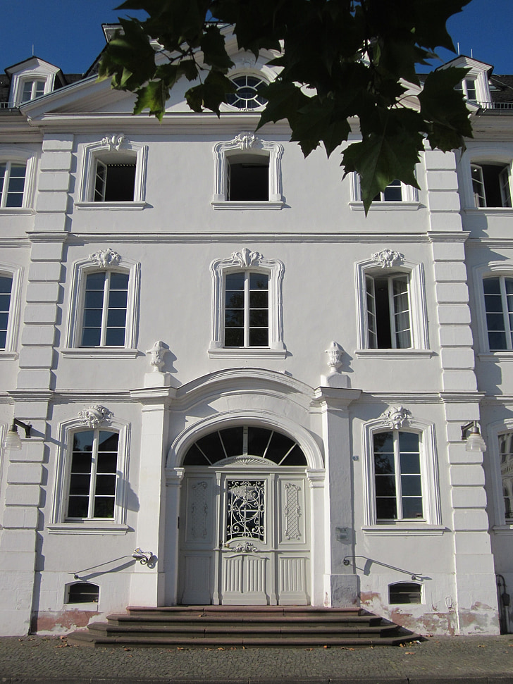 Erbprinzenpalais, Schlossplatz, Saarbrücken, Gebäude, vorne, Eingang, Fassade