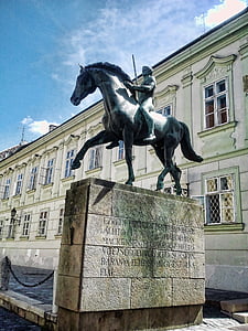 Husar, monument, statue