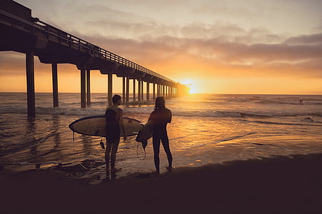 två, person, barfota, stående, Seashore, Holding, Surf