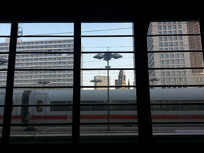 dyrehagen jernbanestasjon, tog, Berlin, jernbanestasjon, hovedstad, Outlook, Gedächtniskirche