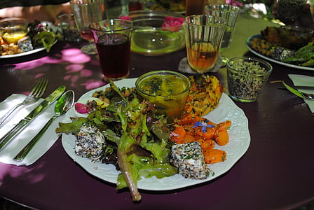 refeição vegetariana, refeição de gourmet vegetariano, jardim da sambucs