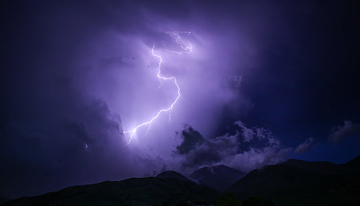 Lightning, natt, naturen, landskap, bergen, toppmötet, toppar