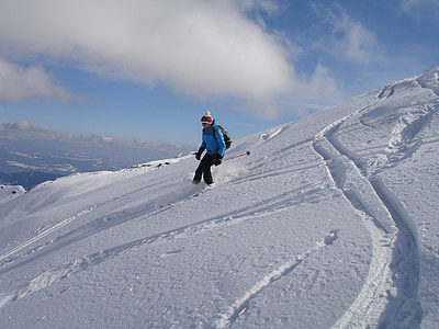 skiing, backcountry skiiing, departure, ski touring, skitouren goers, outdoor, winter sports
