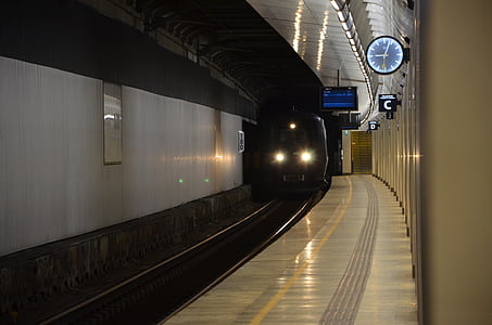 поїзд, Залізничний вокзал, с. м., платформа