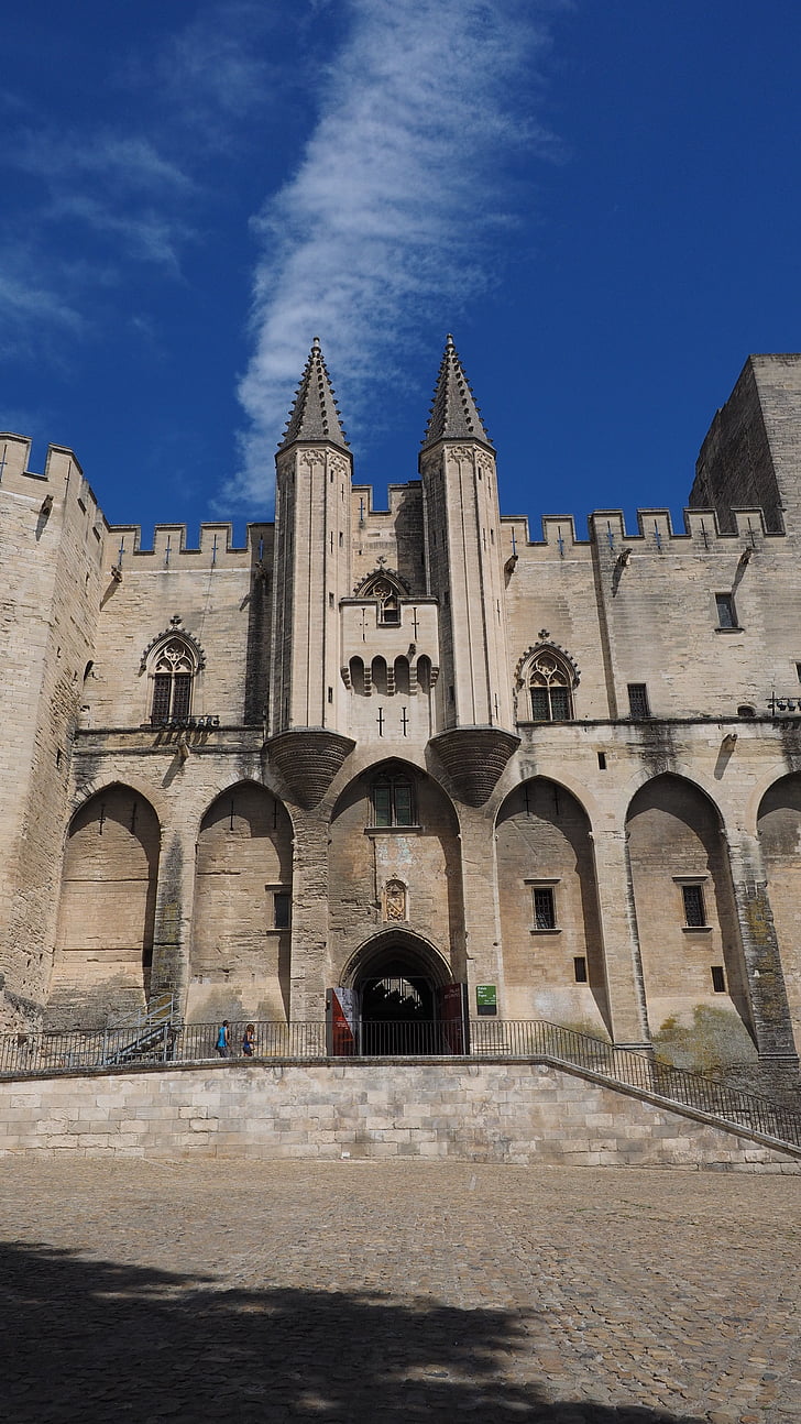 Avignon, Palais des papes, kapu, abolakmélyedések, bástyára, város, belváros