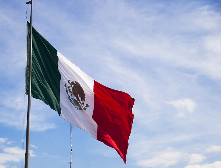 flagg, Mexico, himmelen, våpenskjold, flaggstangen, skyer, Mexicos flagg