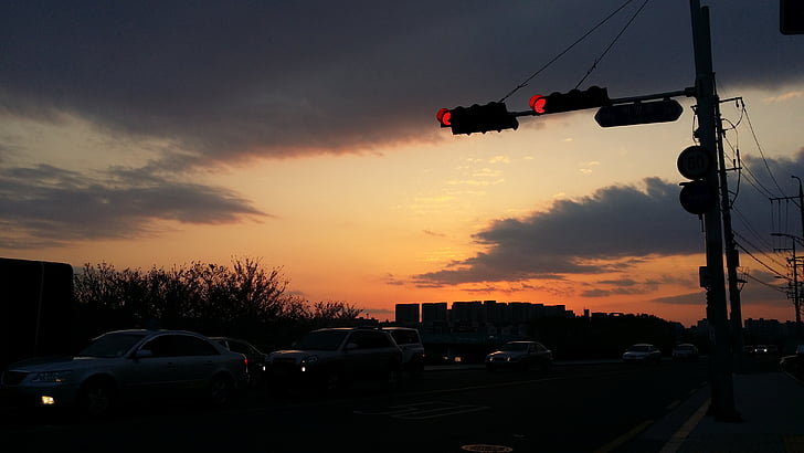 the traffic light, glow, in the evening, golden, day, memory, sky