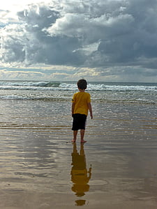enfant, garçon, sable, plage, océan, paysage marin, mer