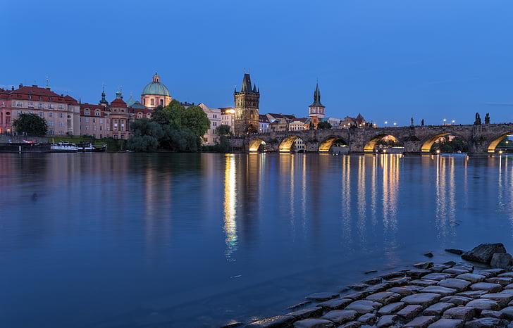 Prague, Pont Charles, pont, Prague dans la nuit