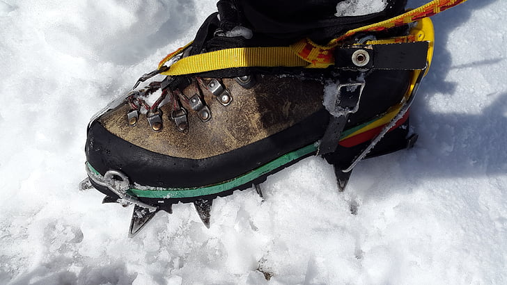 crampon, high-altitude mountain tour, mountaineering shoes, shoes, grivel, pink, hiking shoes