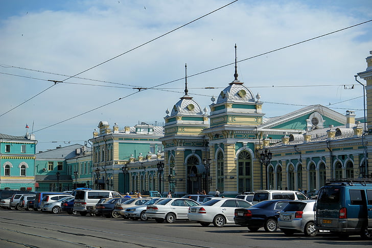 Irkoetsk, Treinstation, Rusland, het platform, trein