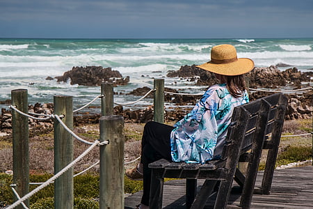 žena sjedi, uz more, stijene, sama, razmišljanja, razmišljajući, šetalište