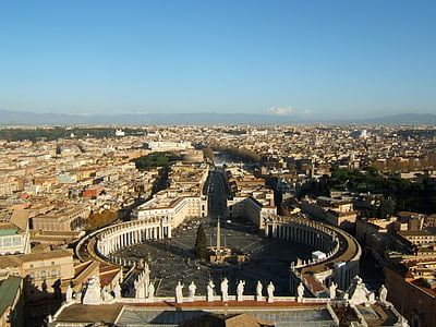 Rome, Saint Pierre vers le haut, vue depuis le dôme, basilique saint-pierre de Rome, ou du vatican, forme elliptique, obélisque vatican