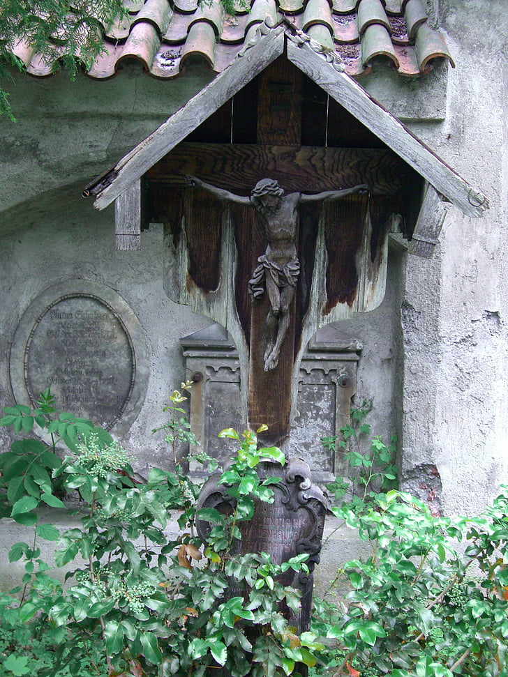 houten kruis, kruisbeeld, Füssen, Allgäu, oude begraafplaats, het platform