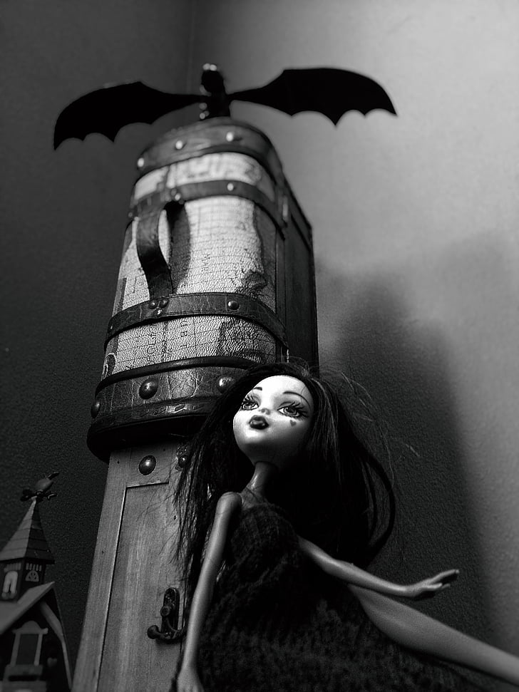 toys, doll, dragon, satire, monster high, gothic, statue
