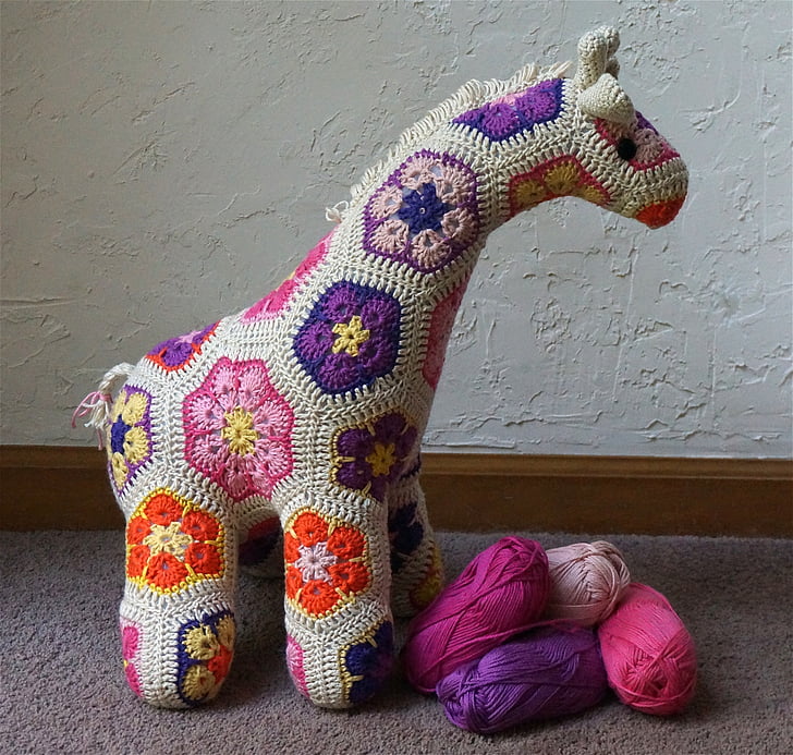 jedi crocheted giraffe, african flower design, heidi bears design, crochet, yarn, handmade, craft
