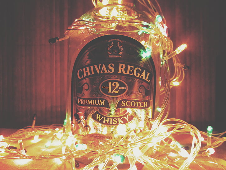 bebida alcohólica, botella, luces de Navidad, bebida, luces, celebración, decoración