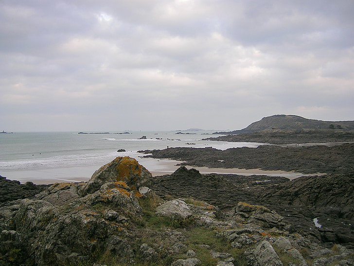 Brittany Prancūzija, paplūdimiai, akmenų, Debesuota