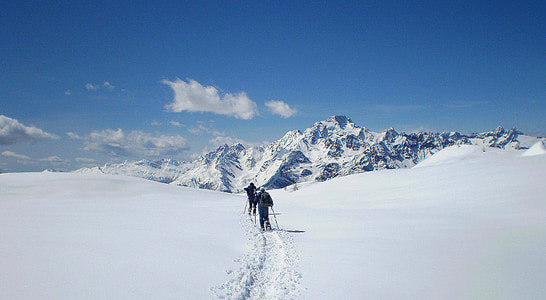 mägi, lumi, jalutuskäigu