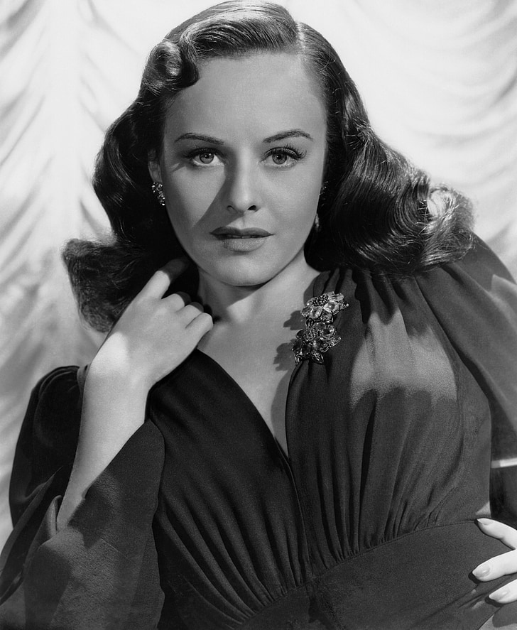 paulette goddard, actress, vintage, movies, motion pictures, monochrome, black and white