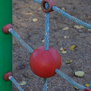Sân chơi trẻ em, cho trẻ em, leo khung, quả bóng, dây thừng, nhẫn