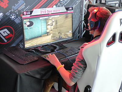 game, the player, headphones, computer, a computer game, playing, monitor