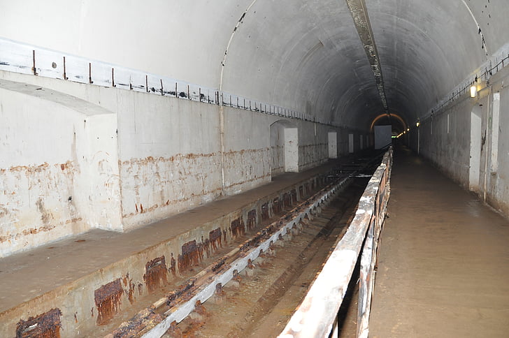 tunel, željeznički tunel, spomenik, Drugi svjetski rat