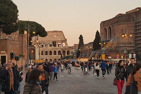 Coliseo, Fori imperiali, vacaciones en Roma