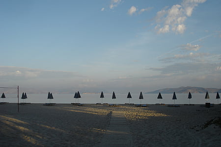 plage, matin, lever du soleil, vacances, parasols, mer, Grèce