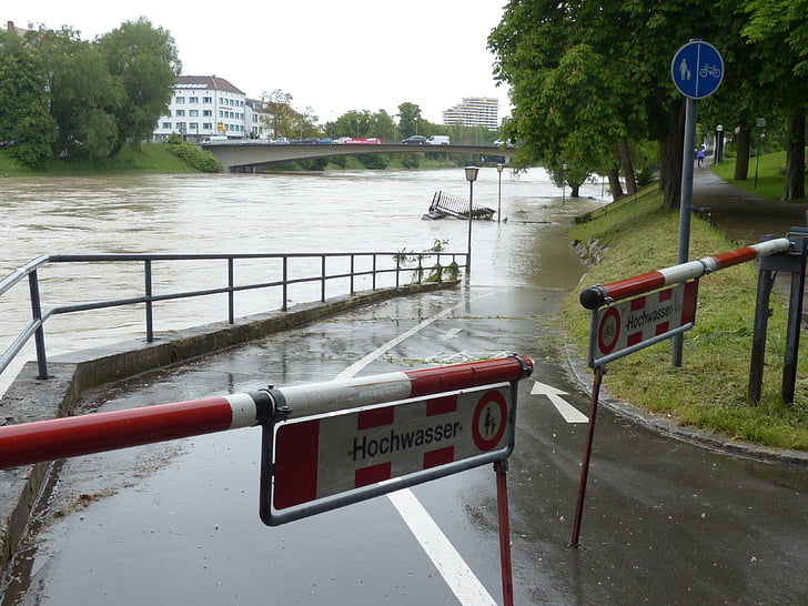 acqua alta, strada, bloccato, danni, danni provocati dalle inondazioni, distruzione, Danubio