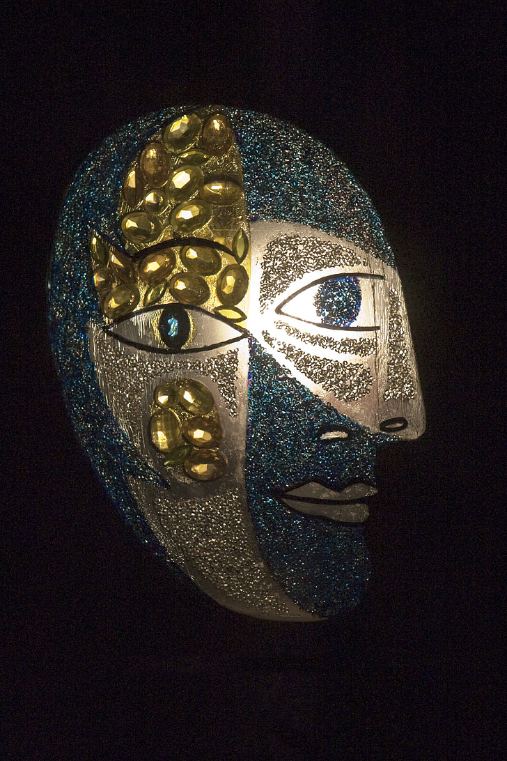 Výstava, Swarovski kristallwelten, Wattens, Tirol, Rakúsko, kubizmus maska