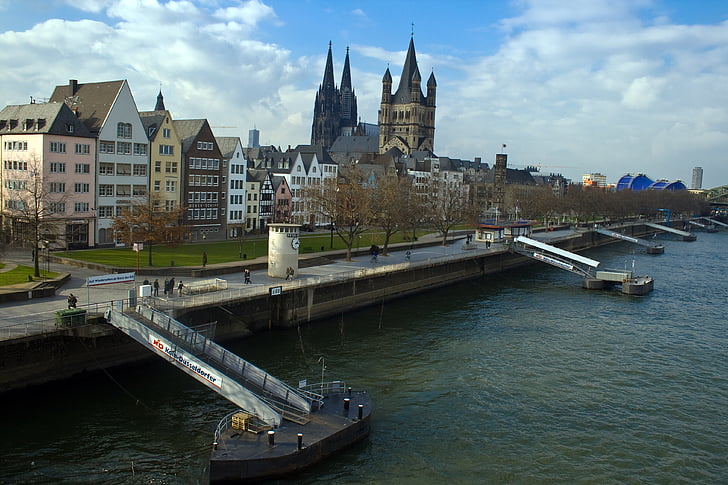 Cologne, kota tua, Rhine, Bank