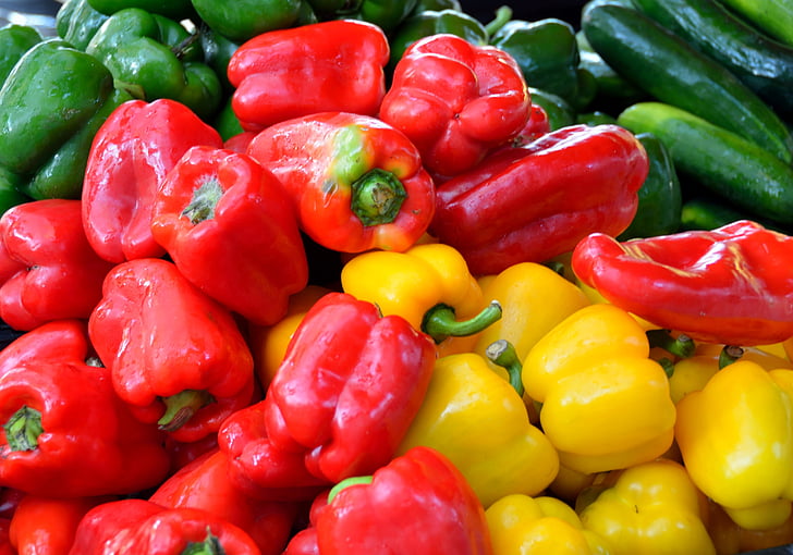 paprika 's, te koop, rood, geel, groen, voedsel, markt
