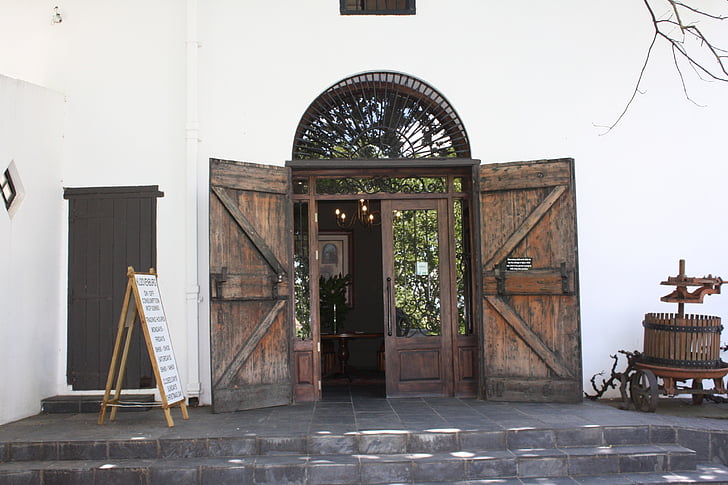 Strona główna, wejście winery, drzwi
