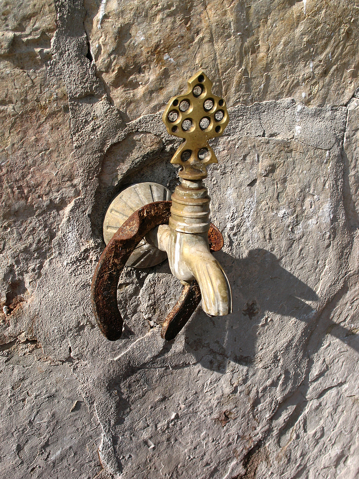 crane, horseshoe, detail, stone