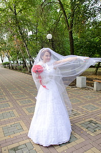 Свадьба, поцелуй, жених, невеста, Прогулка, только что вышла замуж, платье